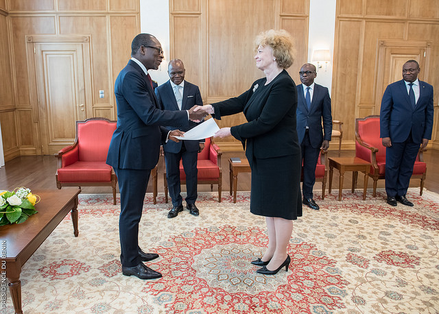 Remise de lettres de créance de Son Excellence Madame Maria LEISSNER, Ambassadeur du Royaume de Suède près le Bénin au Président de la République, Son Excellence Monsieur Patrice Talon ce jeudi 03 mai 2018 au Palais de la Marina | Photo : © Présidence de la République du Bénin