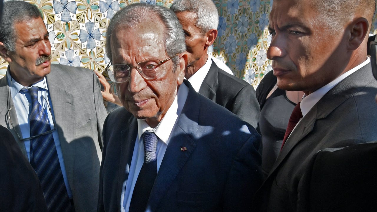en-tunisie,-l’-« engagement-patriote »-tente-d’unir-une-opposition-affaiblie
